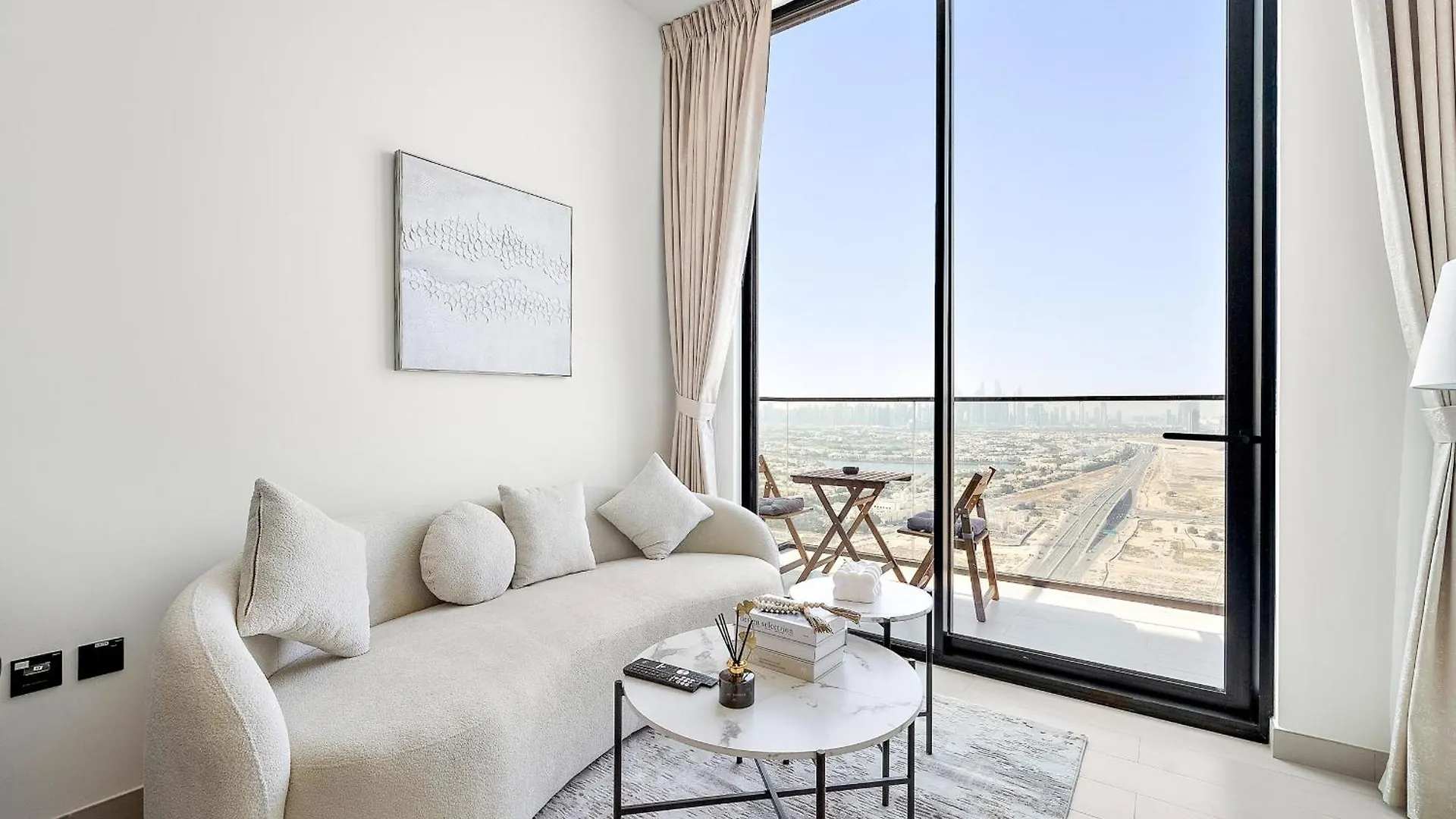 Vayk - Bright And Stylish 1Br Apartment In Jvc Dubai 0*,